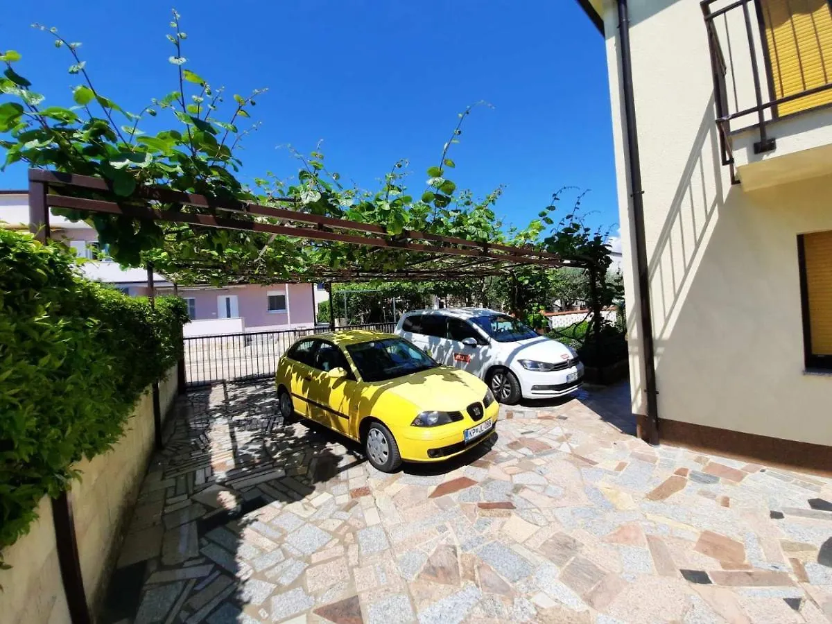Holiday Erna - Apartments Cherry & Blue Novigrad Istria