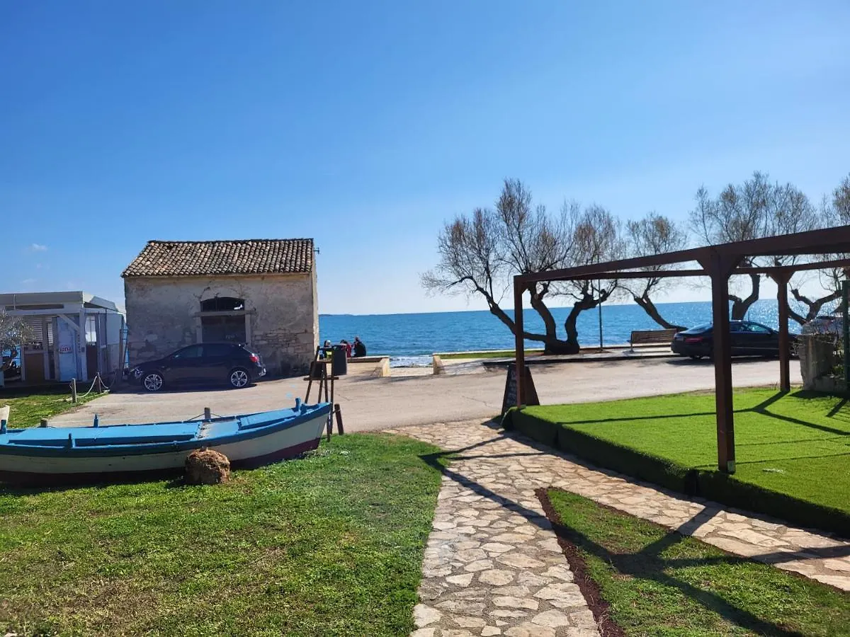 Holiday Erna - Apartments Cherry & Blue Novigrad Istria