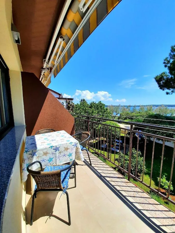 Holiday Erna - Apartments Cherry & Blue Novigrad Istria 0*,