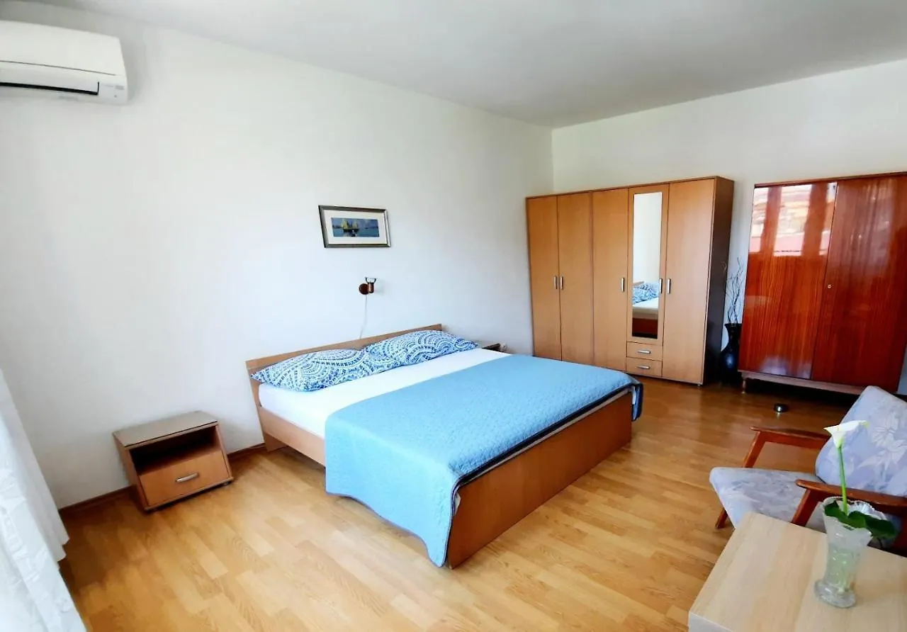 Holiday Erna - Apartments Cherry & Blue Novigrad Istria